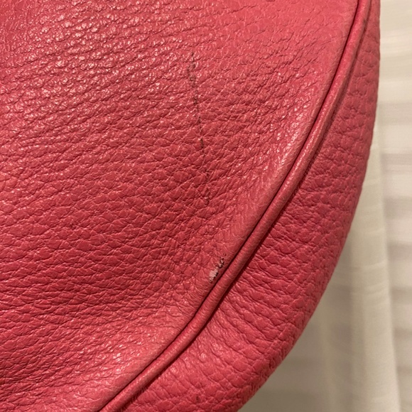 Authentic Gucci crescent hobo shoulder bag in pink - Picture 3 of 11